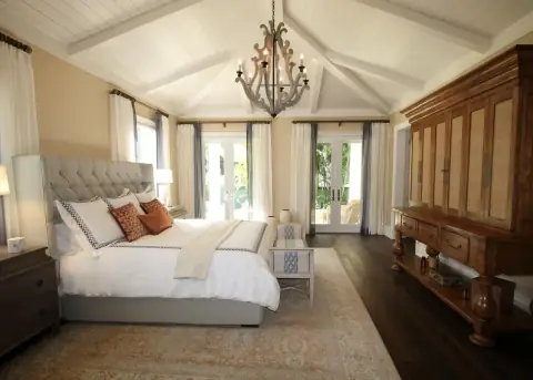 5 Tips To Make Your Bedroom Look Lavish